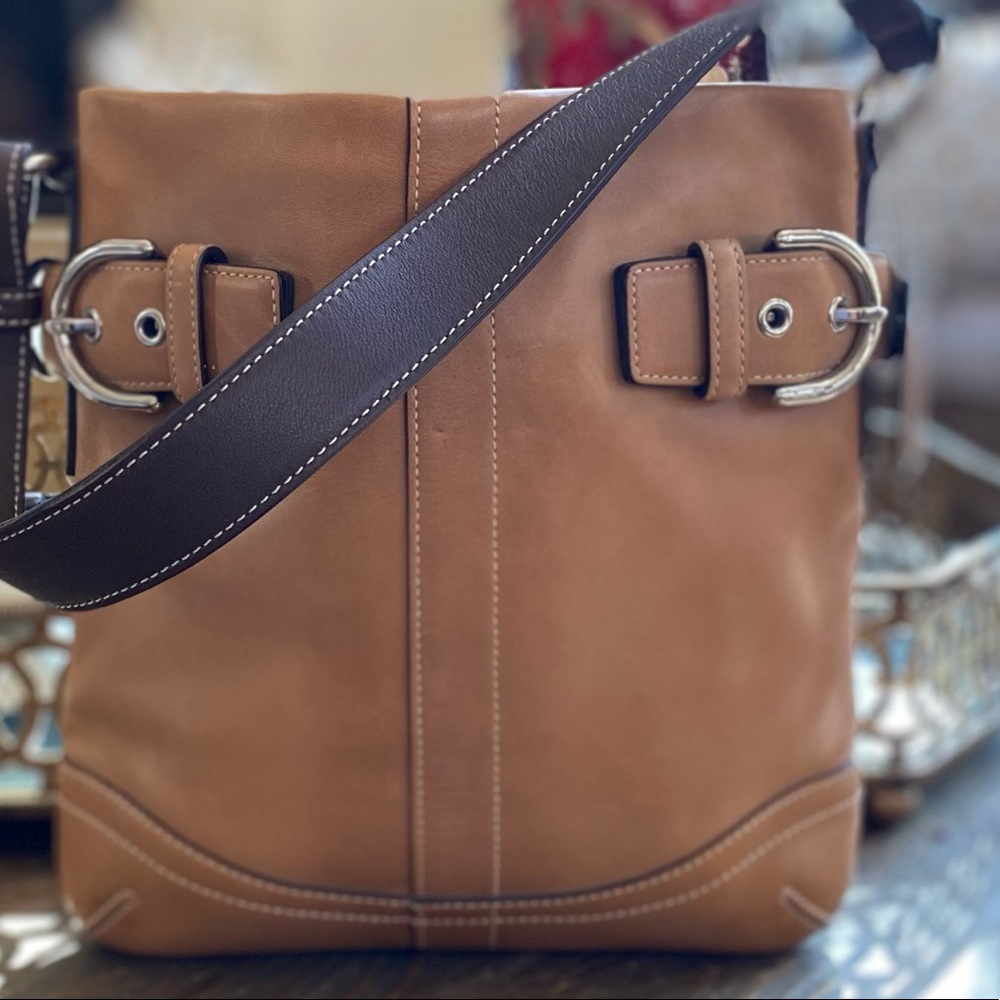 NWT Coach Leather Purse Duffle Shoulder Tan